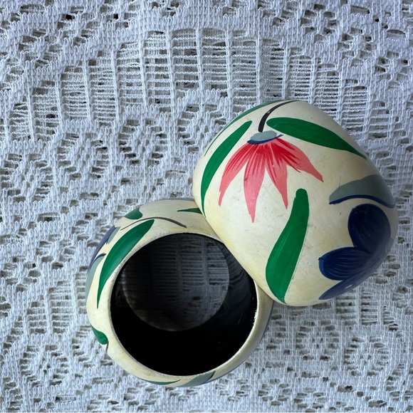 Hand Painted Napkin Rings (2) - Picture 3 of 6